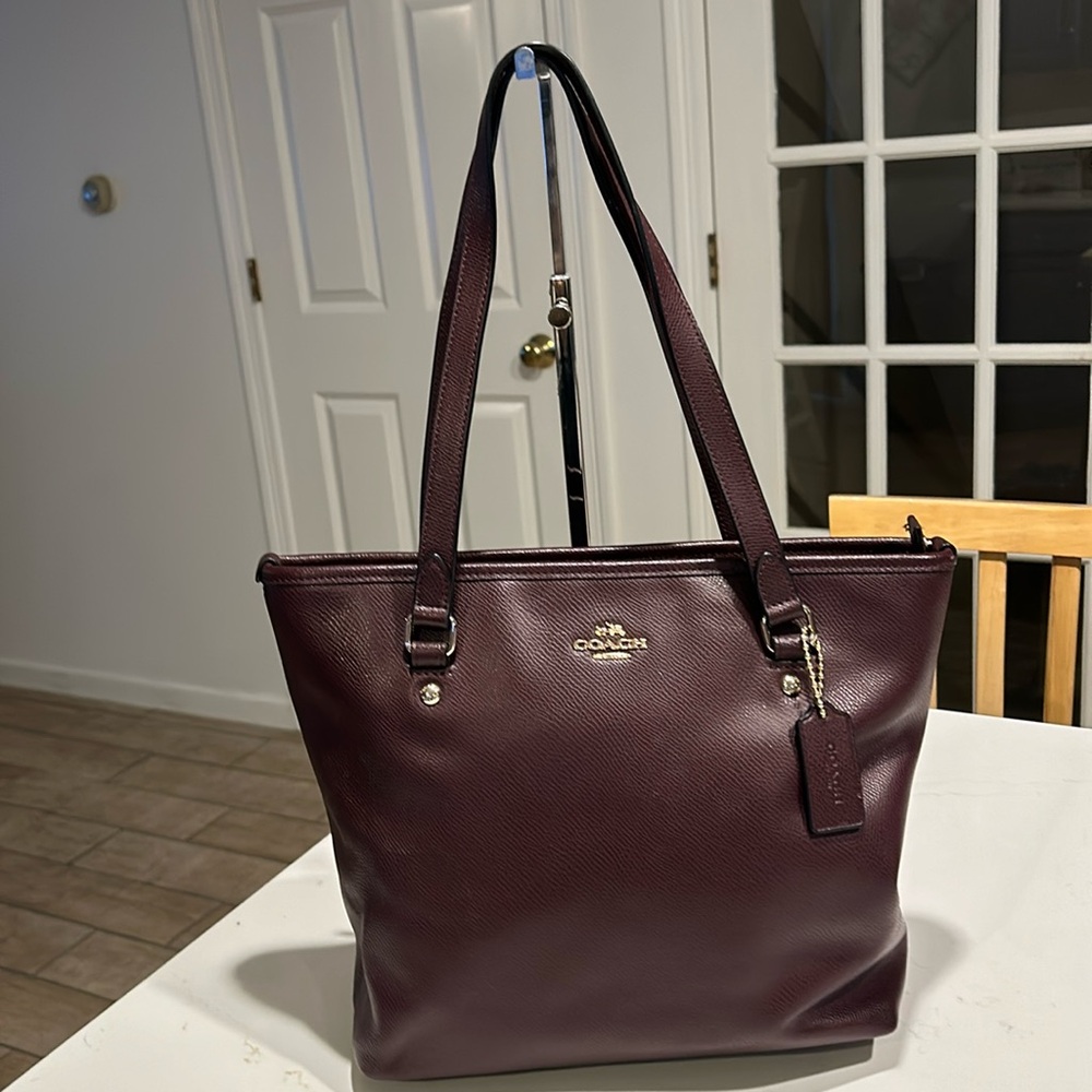 (Authentic)Coach leather handbag